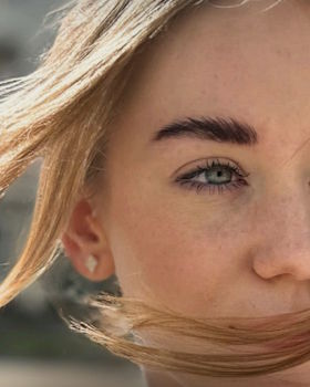 brwi i rzęsy v Salon urody Eterna Warszawa Mokotów