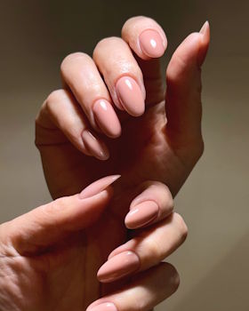 manicure / pedicure v Salon urody Eterna Warszawa Mokotów