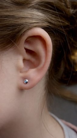 zdjęcie 6 przekłuwanie uszu v Salon urody Eterna Warszawa Mokotów