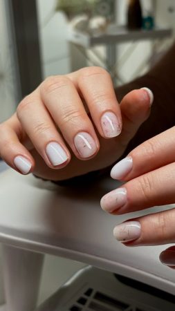 zdjęcie 1 manicure v Salon urody Eterna Warszawa Mokotów